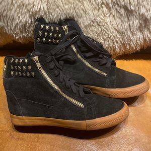 Betsey Johnson leather skull sneakers, 8